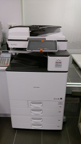 多功能複印機