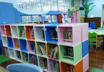 兒童室雙面書櫃