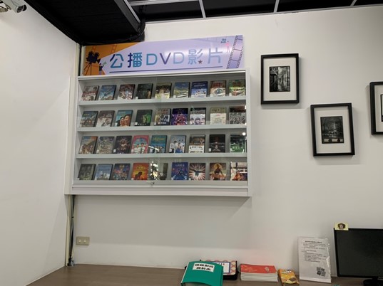 DVD展示櫃