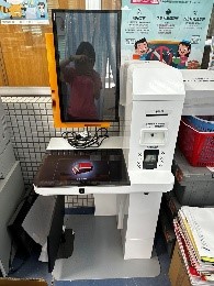 自助借還書機