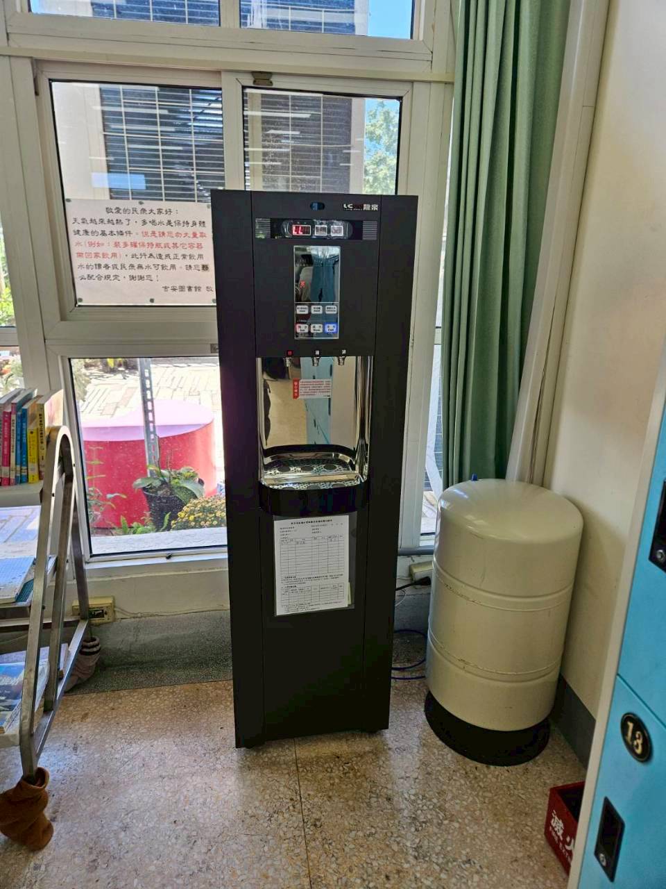 圖片:飲水機一台