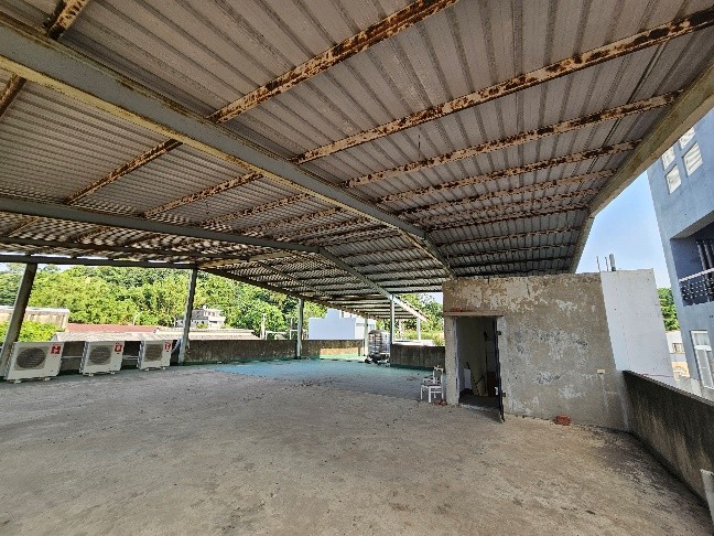 圖片:RF屋頂施工前