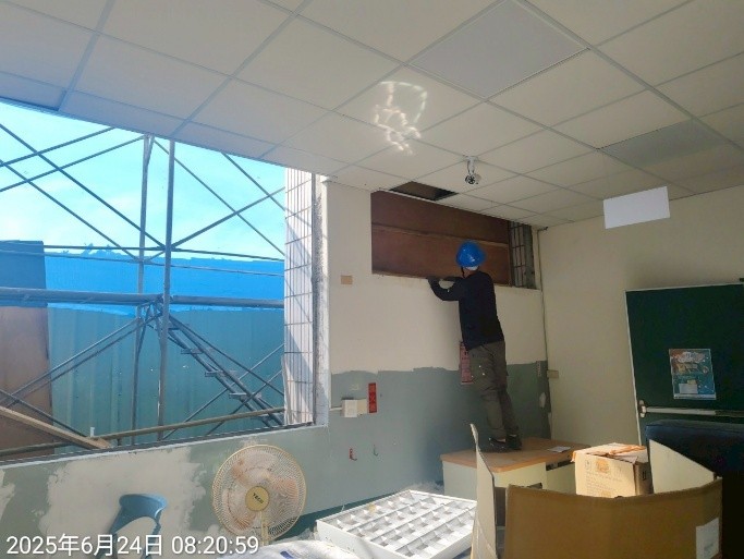 圖片:施工前-地下室視聽教室氣密窗